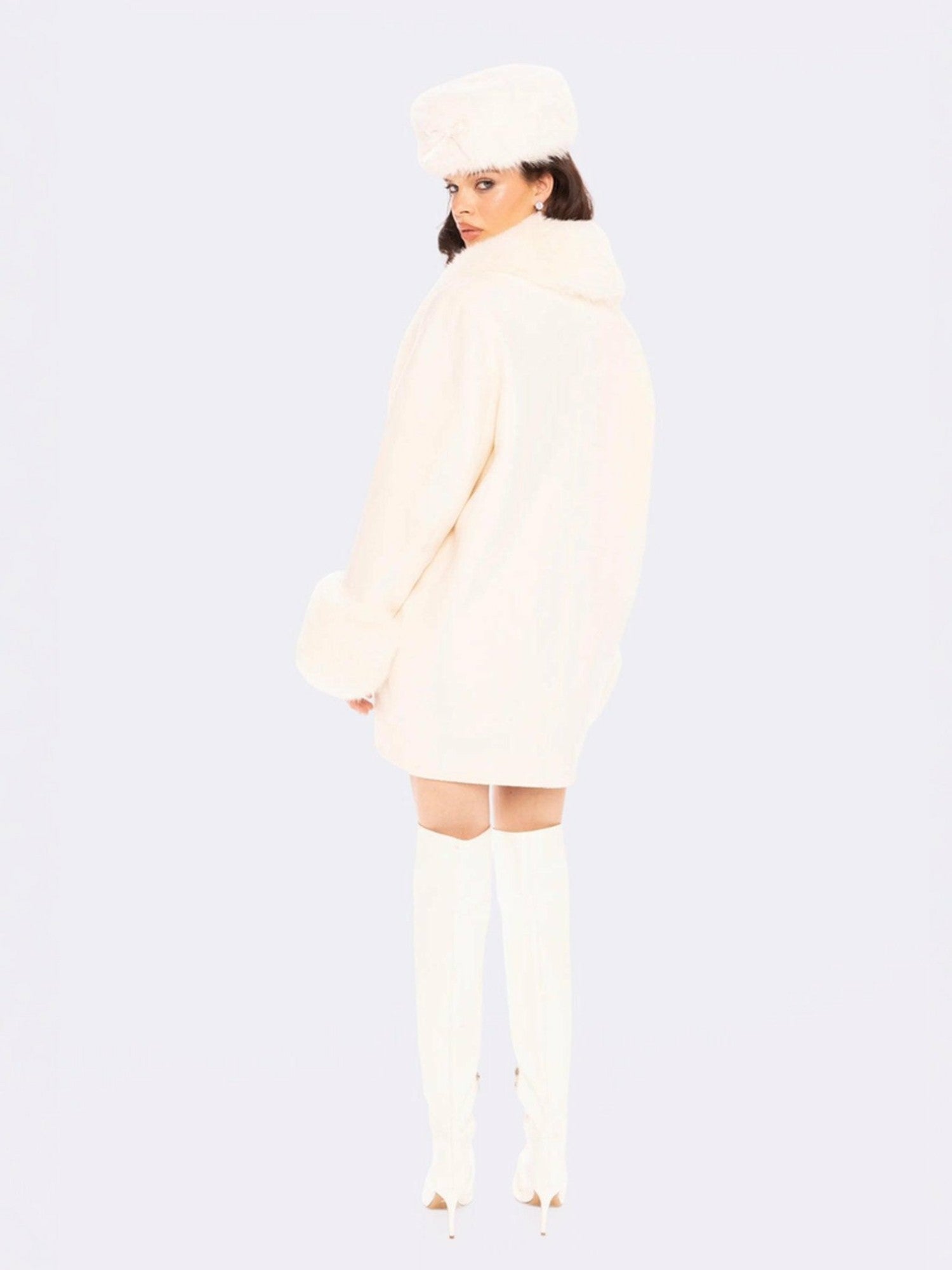 Nana Jacqueline Althea Faux Fur Collar Cocoon Coat: White Coat for Winter Party White