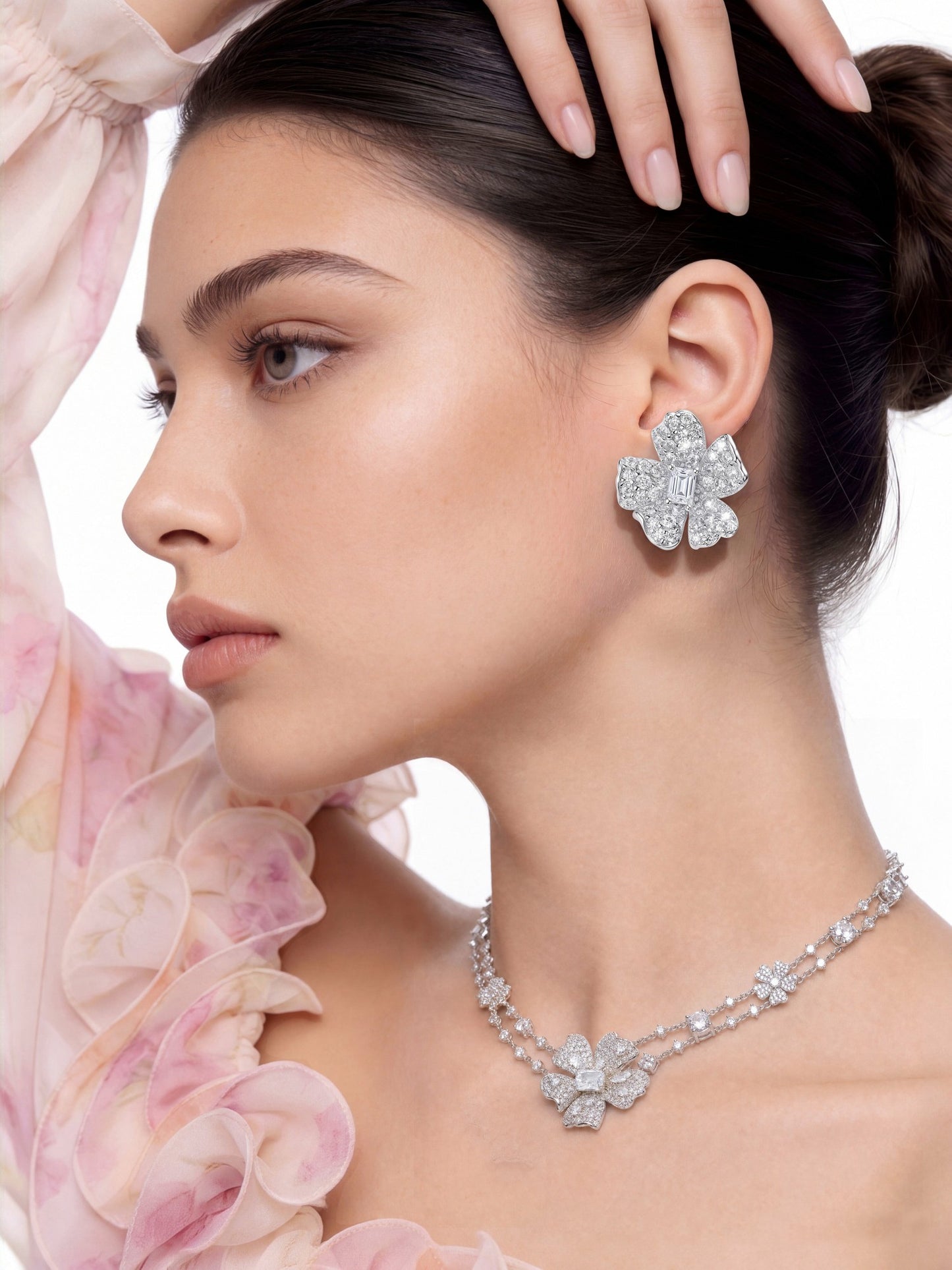 Nana Jacqueline Zariah Floral Layered White Necklace White