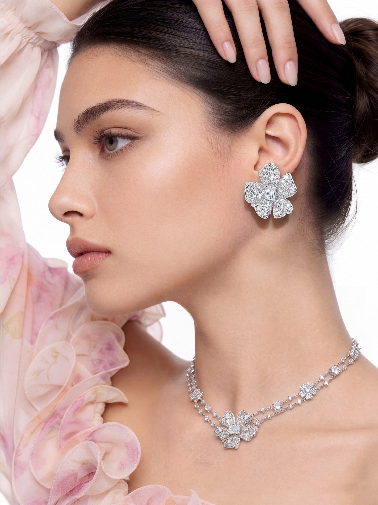 Nana Jacqueline Zariah Floral Layered White Necklace White