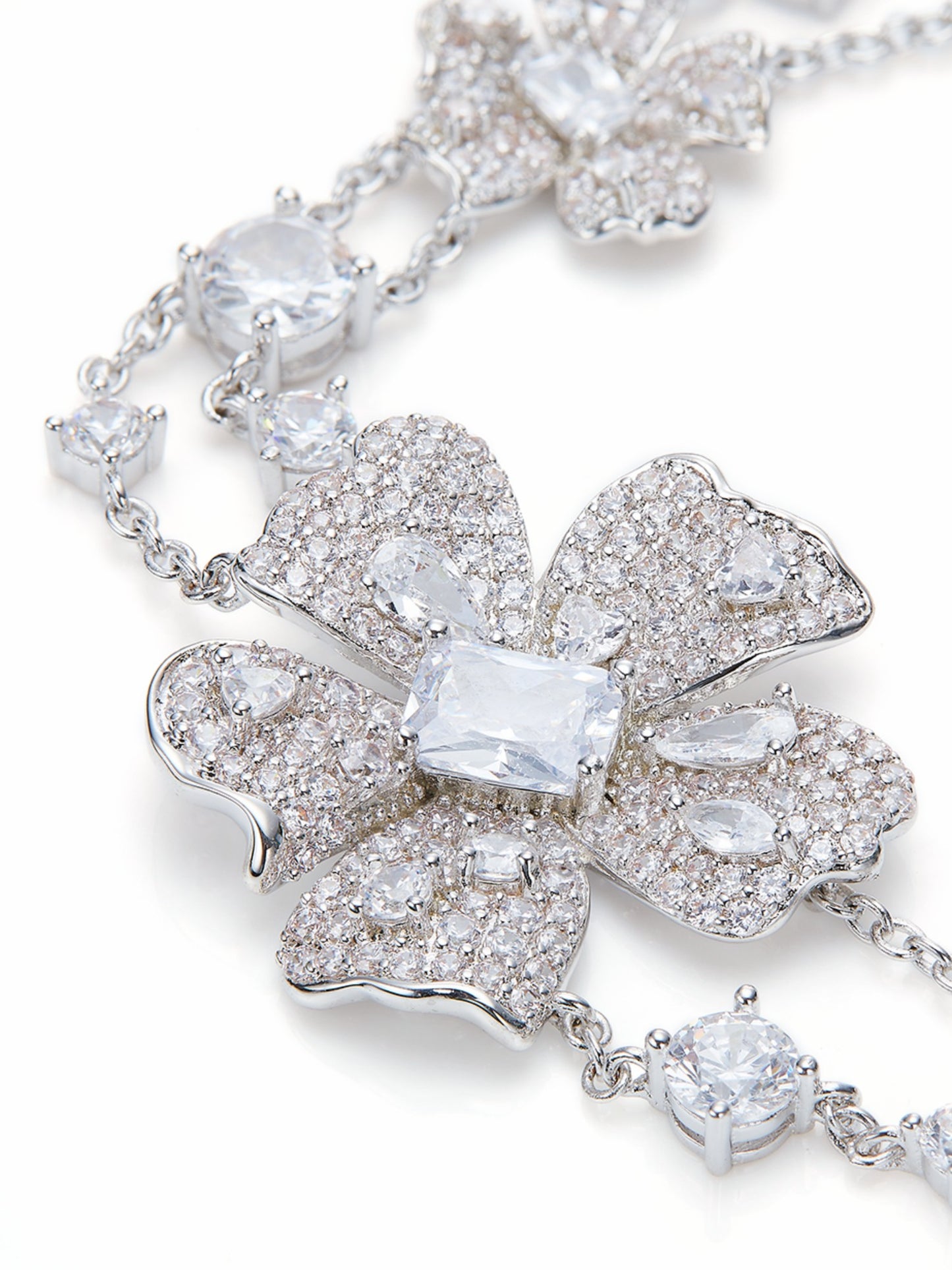Nana Jacqueline Zariah Floral Layered White Necklace White