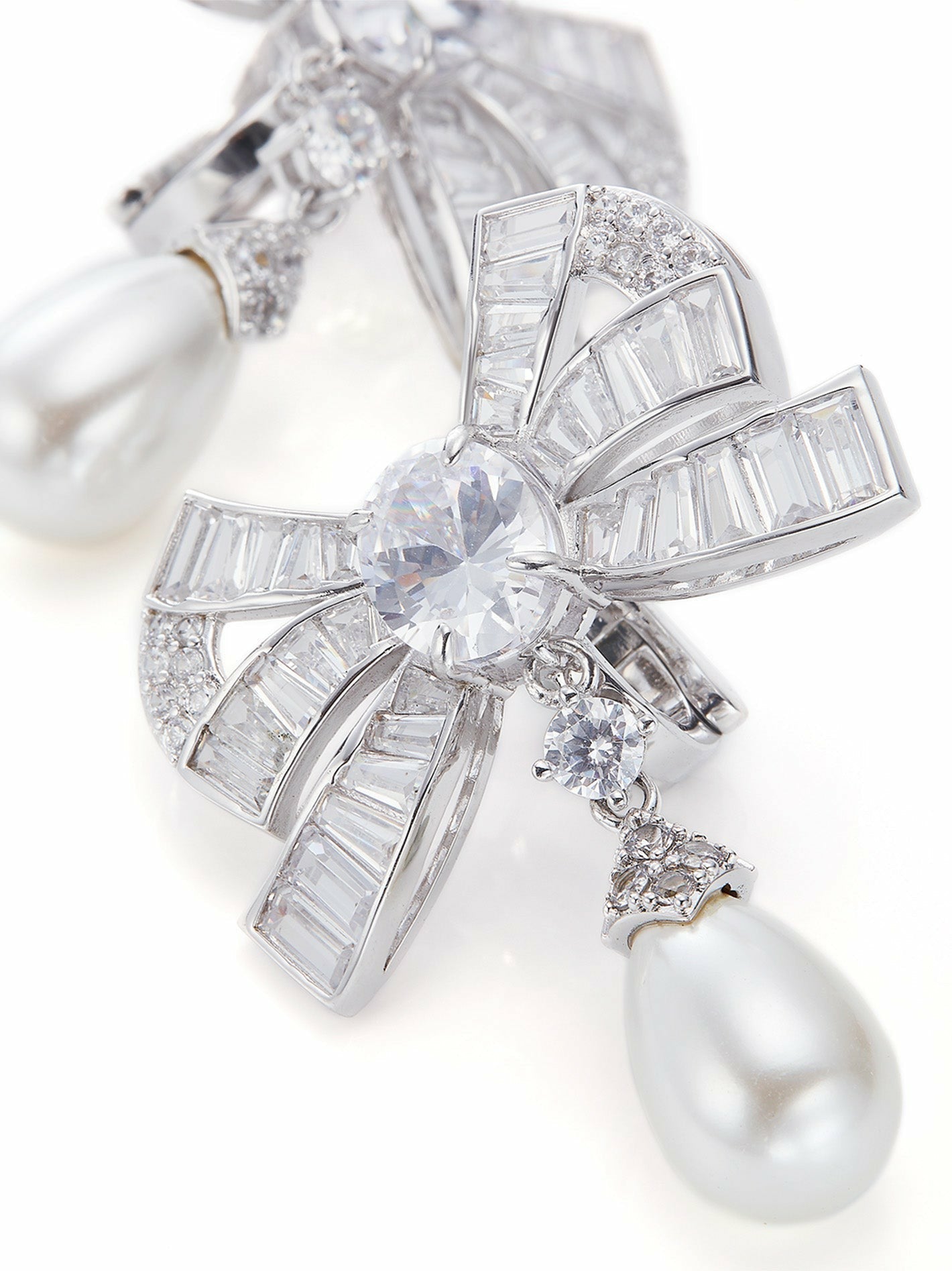 Nana Jacqueline The Pearl & Diamonds Set: White Jewelry Set for Bridal Shower White