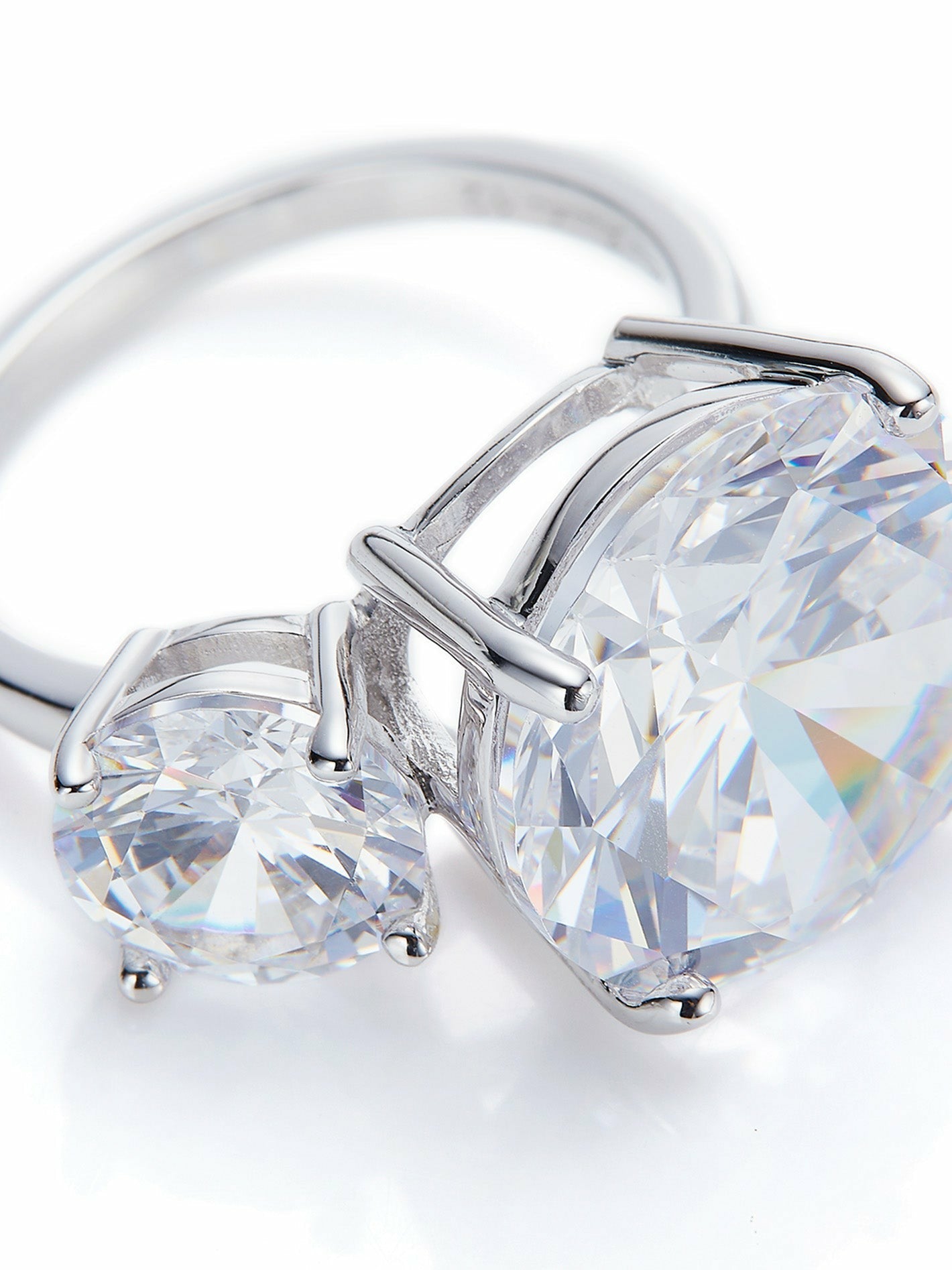 Nana Jacqueline Timeless Glow: Silver Jewelry Set for Mother's Day Gift White