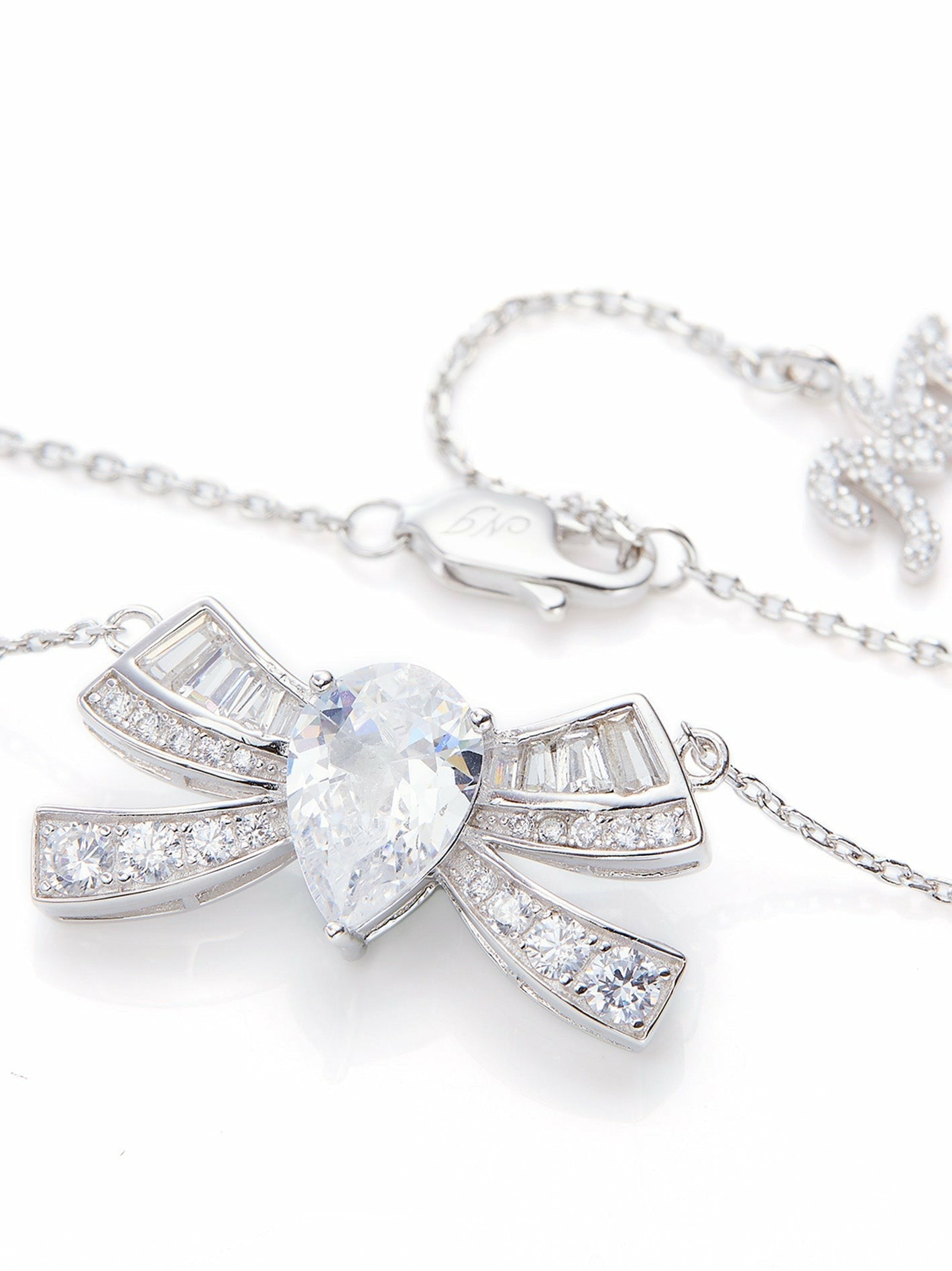 Nana Jacqueline Timeless Ribbon: Silver Jewelry Set for Mother's Day Gift White