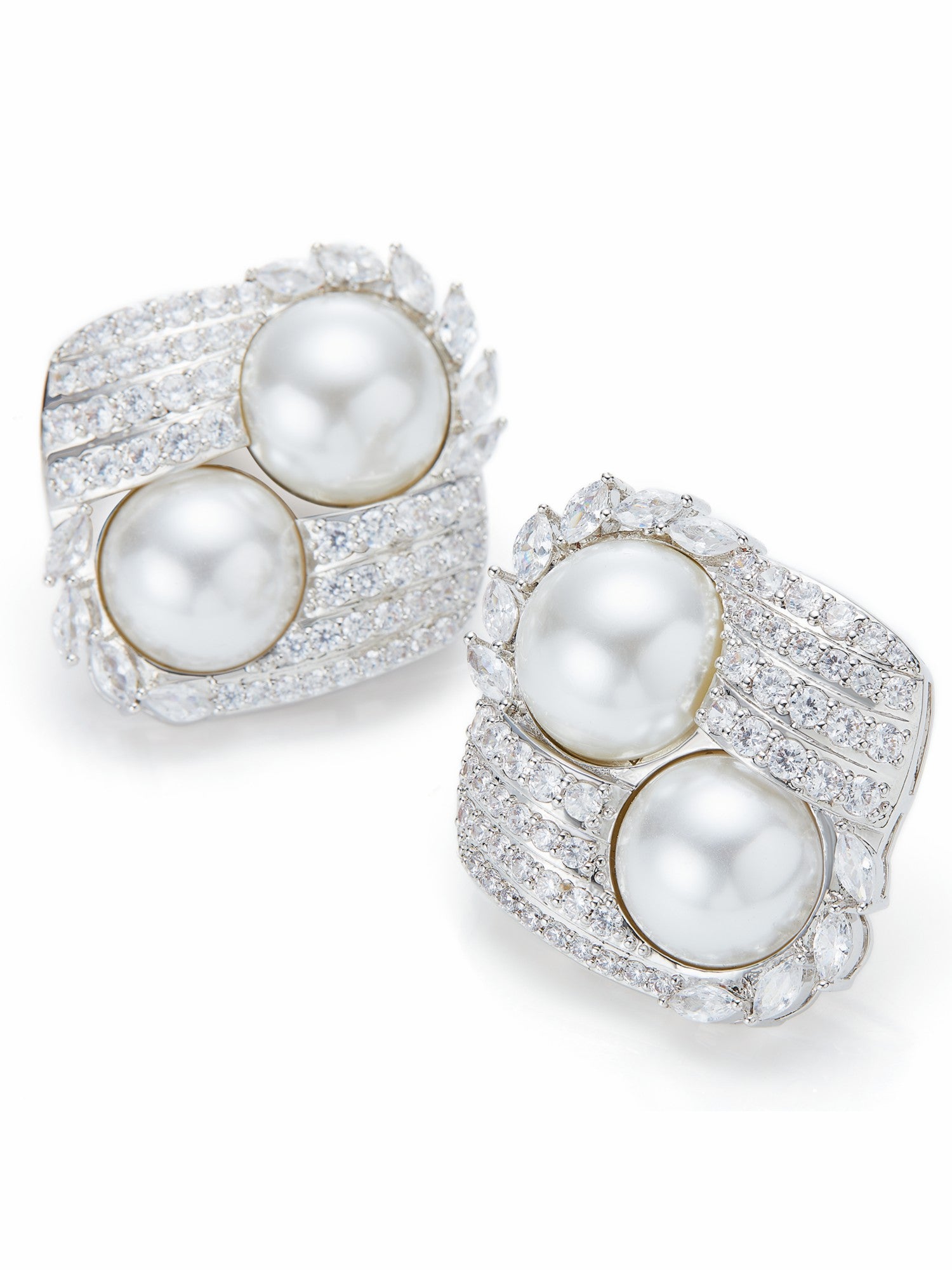 Nana Jacqueline Amoura Double Pearl White Earrings White