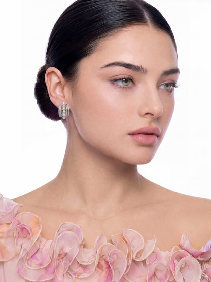 Nana Jacqueline Fauna Curved Pearl White Earrings White