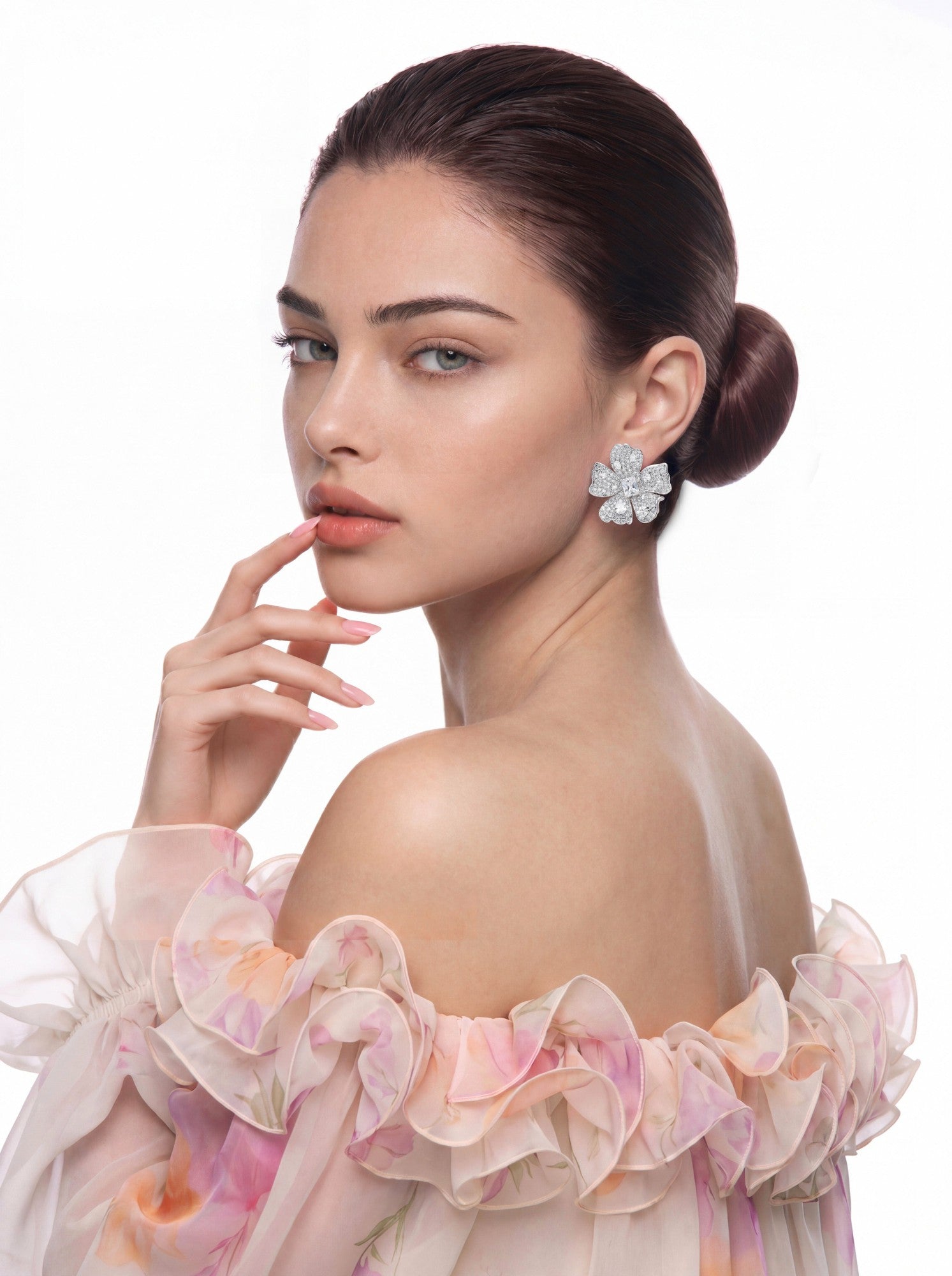 Nana Jacqueline Flora Floral Crystal White Earrings White