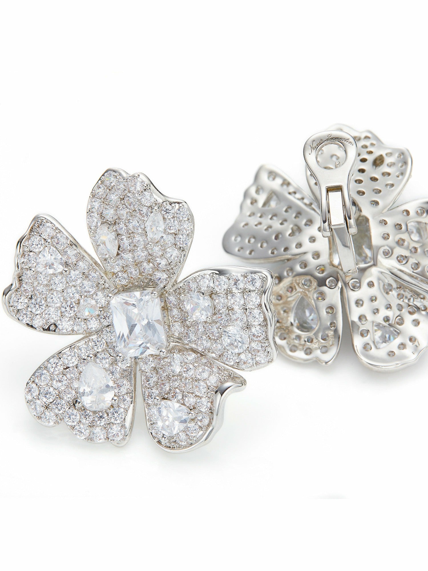 Nana Jacqueline Flora Floral Crystal White Earrings White