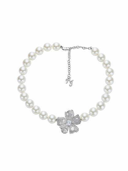 Nana Jacqueline Bellina Floral Pearl White Necklace White