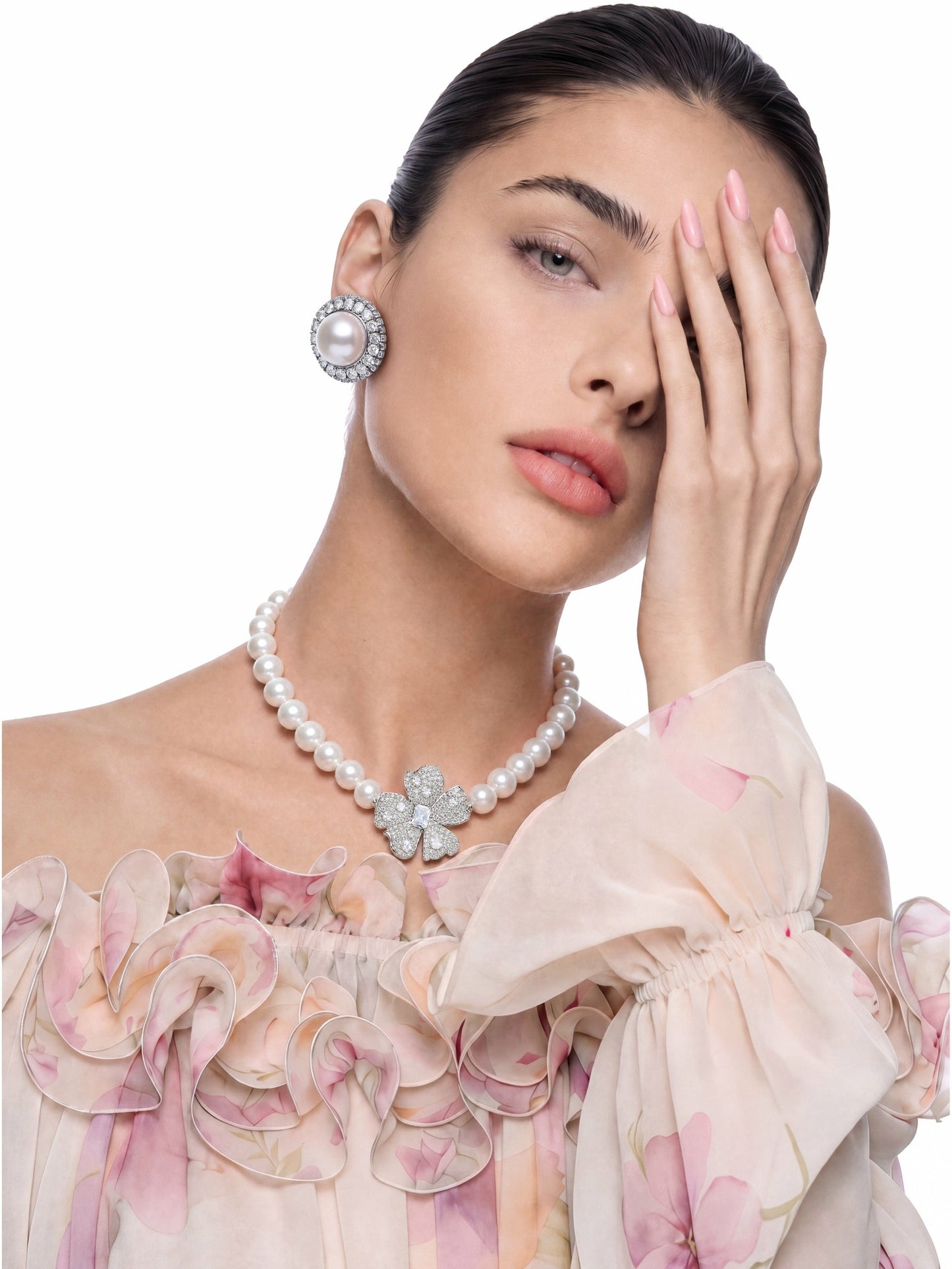 Nana Jacqueline Bellina Floral Pearl White Necklace White