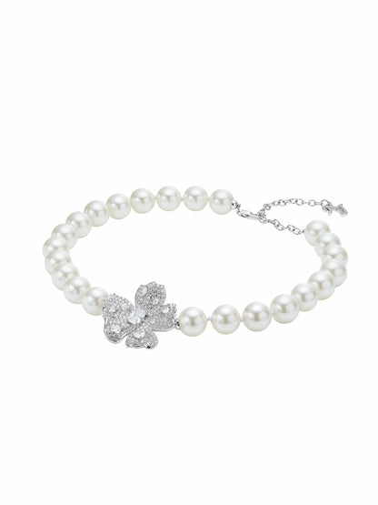 Nana Jacqueline Bellina Floral Pearl White Necklace White