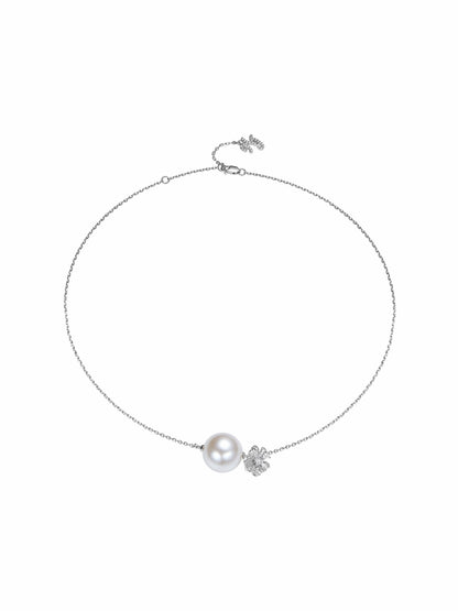 Nana Jacqueline Lovelle Floral Pearl White Necklace White