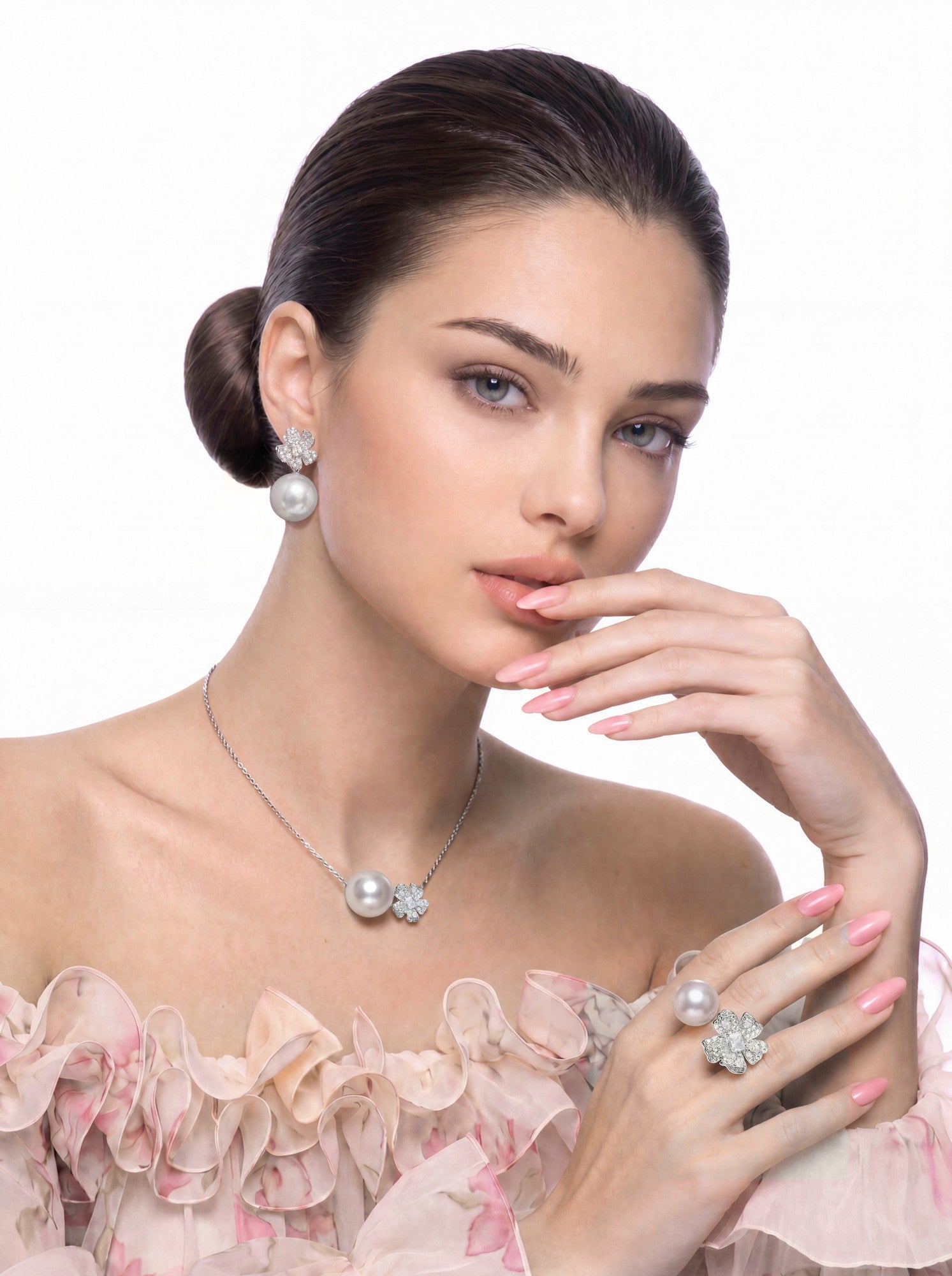 Nana Jacqueline Lovelle Floral Pearl White Necklace White