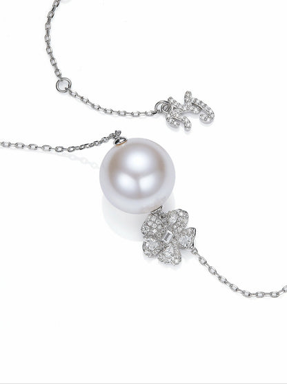 Nana Jacqueline Lovelle Floral Pearl White Necklace White
