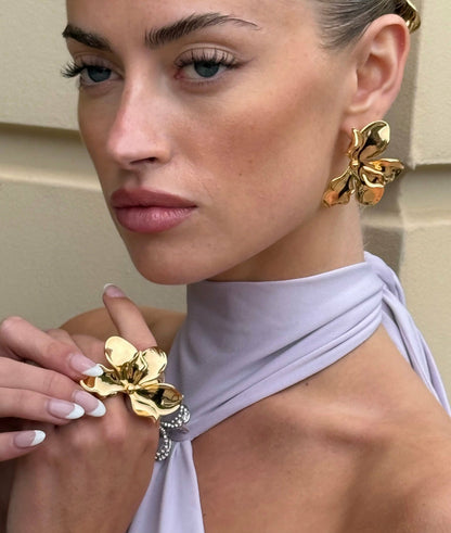 Nana Jacqueline Marlene Ring: Gold Flower Ring for Cocktail Party Gold