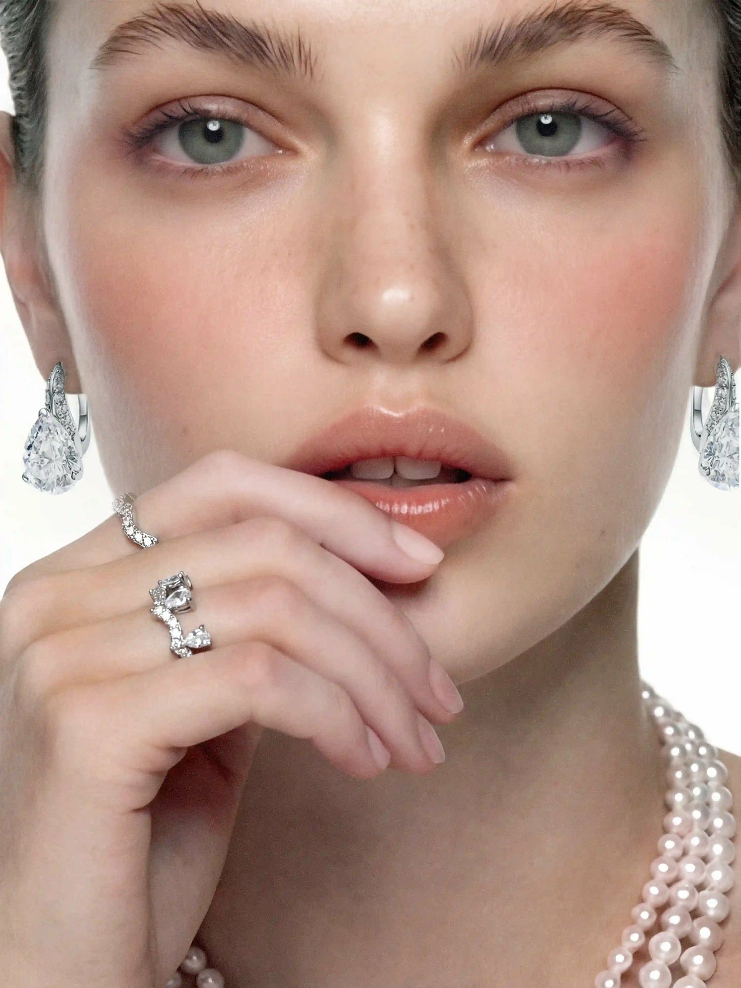 Nana Jacqueline Yvette Stackable Pear-Cut Crystal Ring Set White
