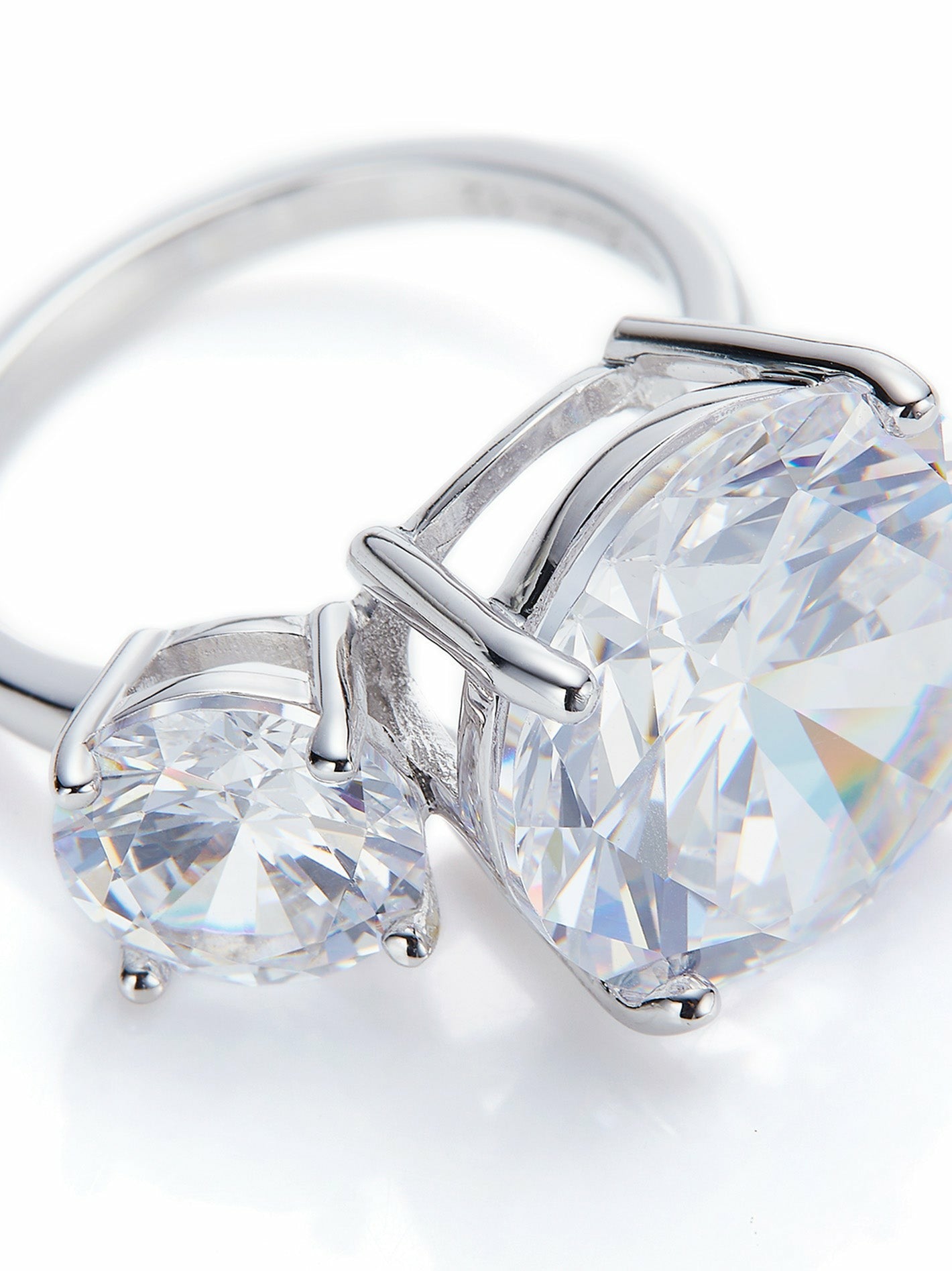 Nana Jacqueline Rachel Ring: Silver Ring for Engagement Party White