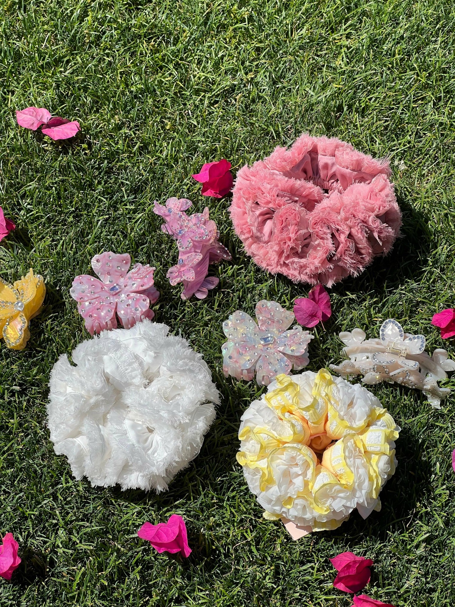 Nana Jacqueline Amani Scrunchie: White Scrunchie for Bridal Shower White