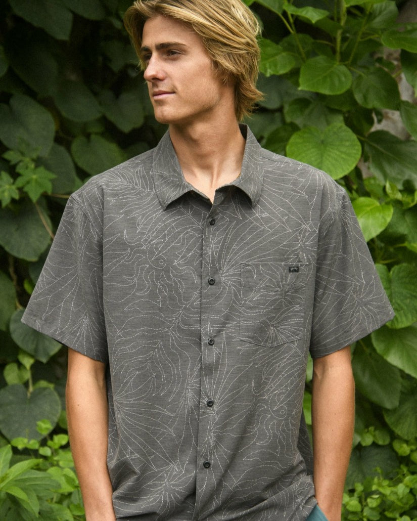 Billabong Surftrek Transit Short Sleeve Shirt - Raven