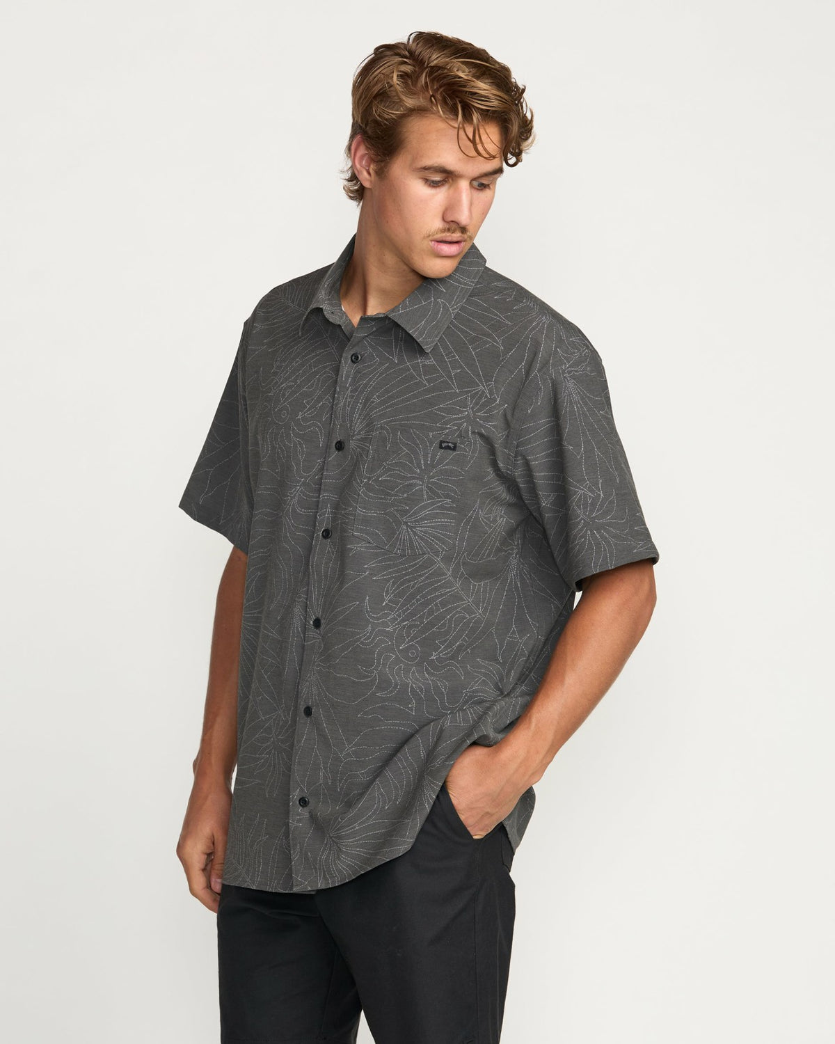 Billabong Surftrek Transit Short Sleeve Shirt - Raven