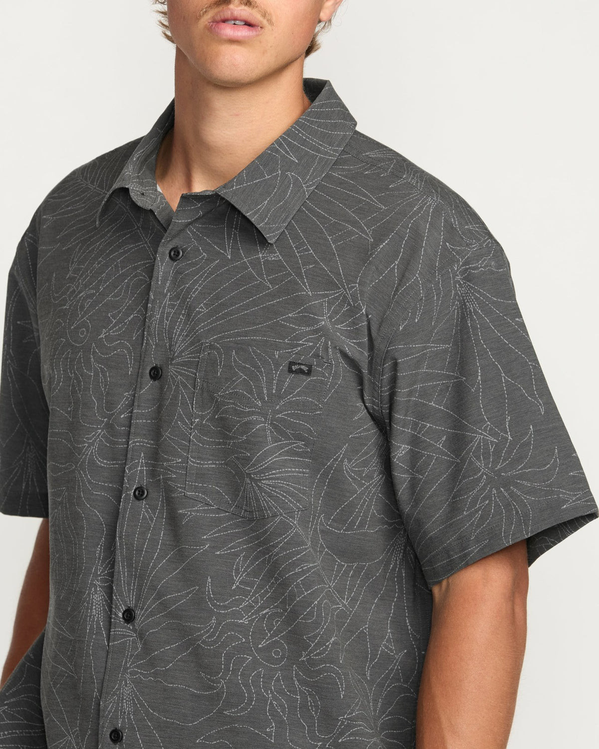 Billabong Surftrek Transit Short Sleeve Shirt - Raven